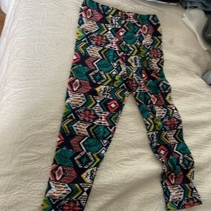 Super cute malory may leggings size 8-10 kepree